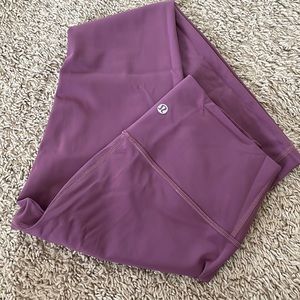 Excellent condition, like new. Lululemon leggings.